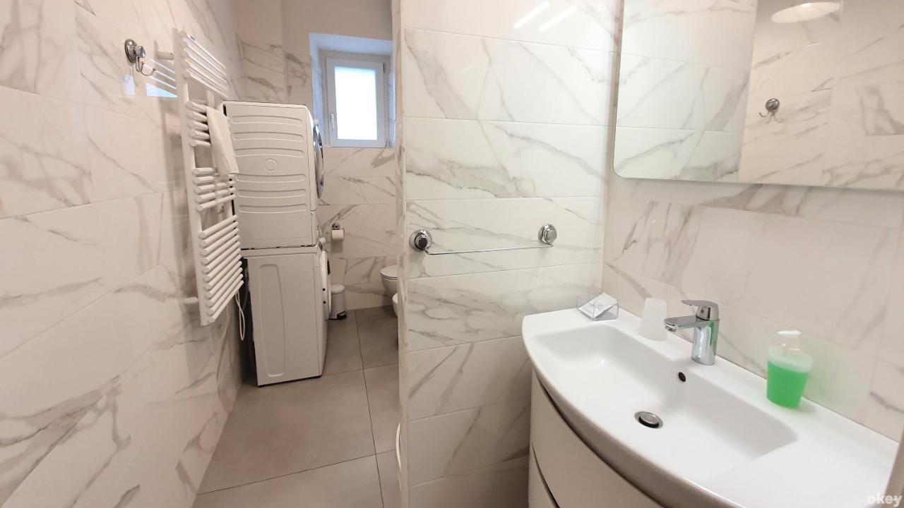 Star House - Bari Centroアパートメント エクステリア 写真